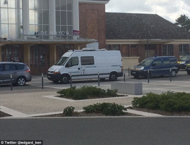 Γαλλία: Άγνωστος ξεκλήρισε οικογένεια - Η τραγωδία σε σιδηροδρομικό σταθμό (φωτό)